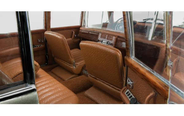 Bild 10 - Mercedes-Benz 600 Pullman W100 mit Schiebedach