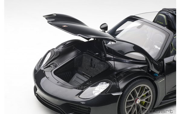 Bild 2 - Porsche 918 Spyder Weissach Package 2013