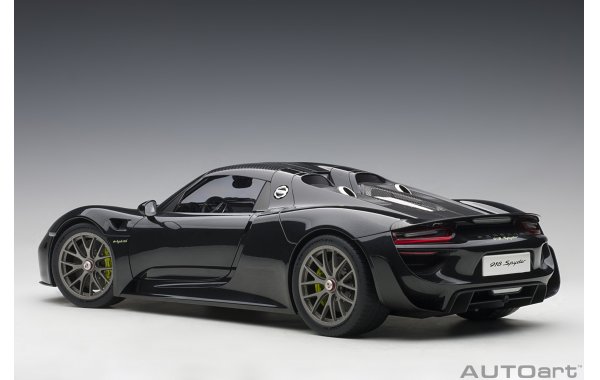 Bild 10 - Porsche 918 Spyder Weissach Package 2013