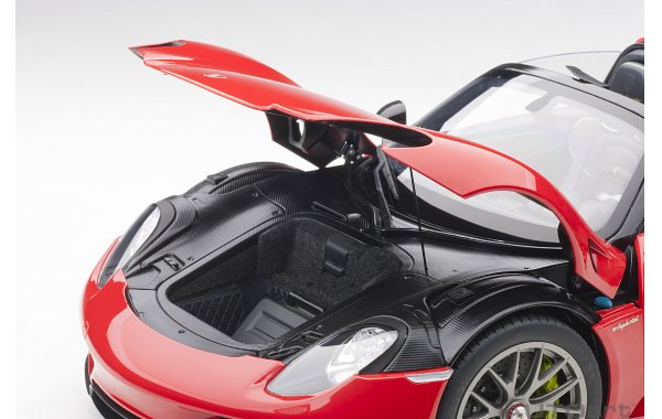 Bild 2 - Porsche 918 Spyder Weissach Package 2013