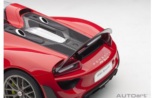 Bild 5 - Porsche 918 Spyder Weissach Package 2013