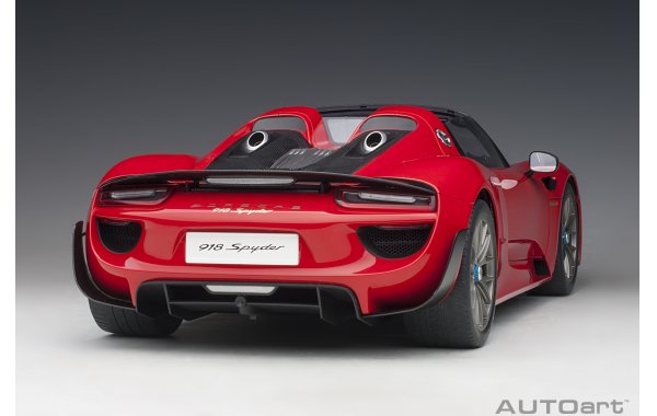 Bild 10 - Porsche 918 Spyder Weissach Package 2013