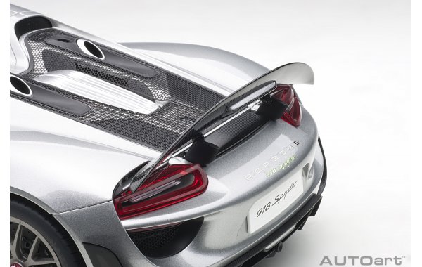 Bild 5 - Porsche 918 Spyder Weissach Package 2013