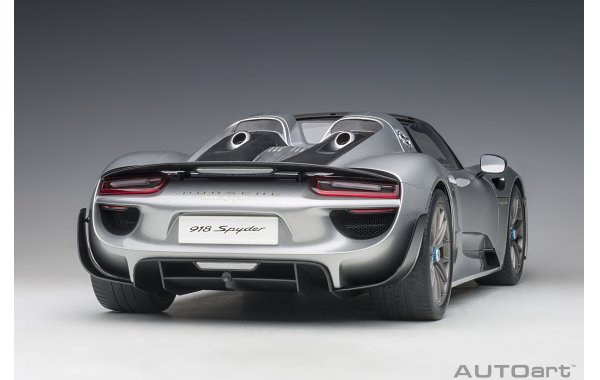 Bild 11 - Porsche 918 Spyder Weissach Package 2013