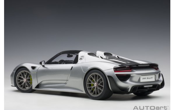 Bild 12 - Porsche 918 Spyder Weissach Package 2013