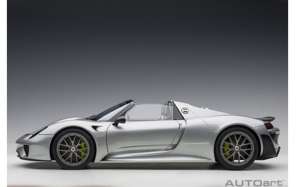 Bild 13 - Porsche 918 Spyder Weissach Package 2013
