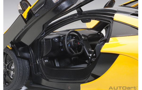 Bild 18 - McLaren P1 2013 Composite Model