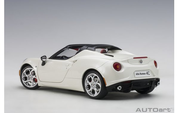 Bild 9 - Alfa Romeo 4C Spider