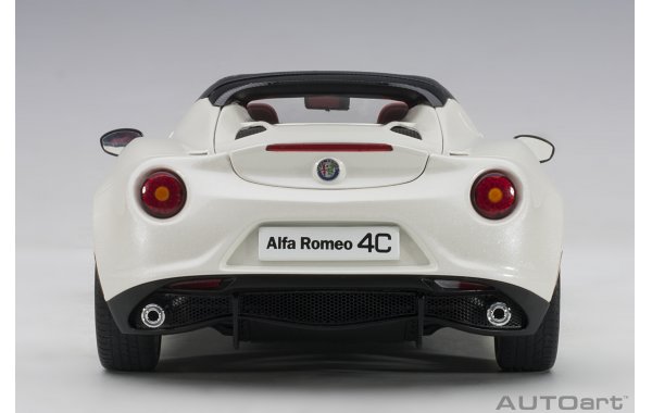 Bild 13 - Alfa Romeo 4C Spider