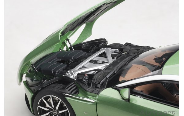 Bild 3 - Aston Martin DB11