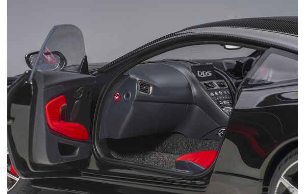 Bild 16 - Aston Martin DBS Superleggera
