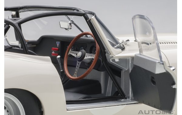 Bild 4 - Jaguar Lightweight E-Type