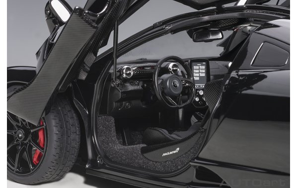 Bild 17 - McLaren Senna Stealth Cosmos