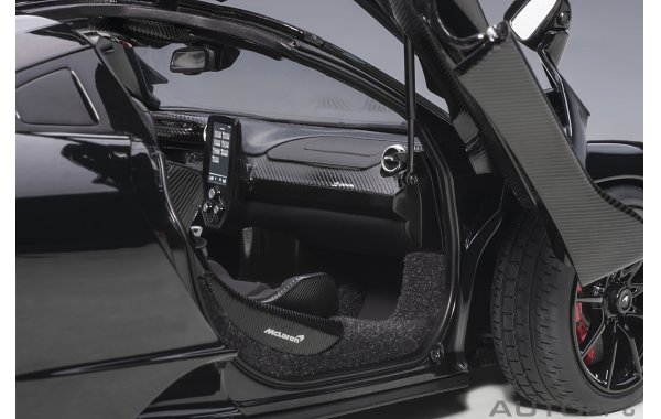 Bild 18 - McLaren Senna Stealth Cosmos