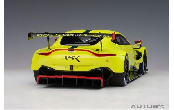 Bild 4 - Aston Martin Vantage GTE Le Mans pro 2018 Presentation Car