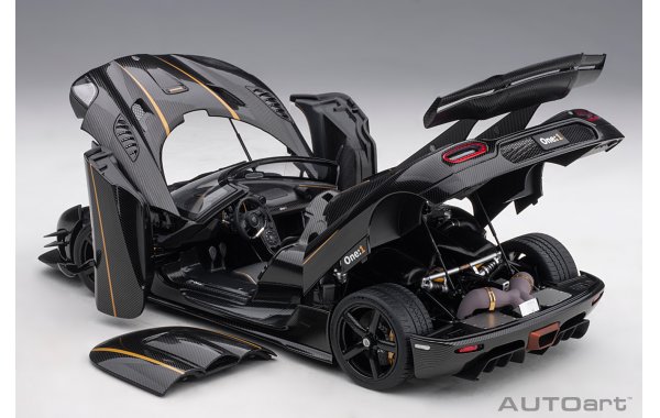 Bild 4 - Koenigsegg One 1 clear carbon