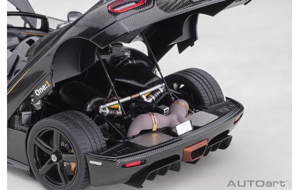 Bild 7 - Koenigsegg One 1 clear carbon