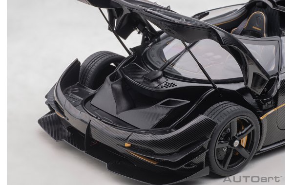 Bild 8 - Koenigsegg One 1 clear carbon