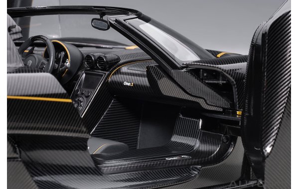Bild 9 - Koenigsegg One 1 clear carbon