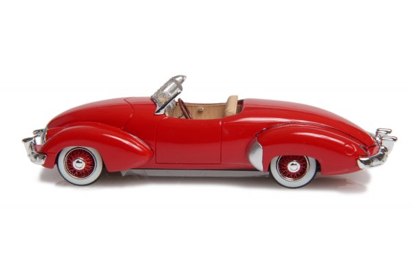 Bild 2 - Kurtis Omohundro Comet Roadster 1947