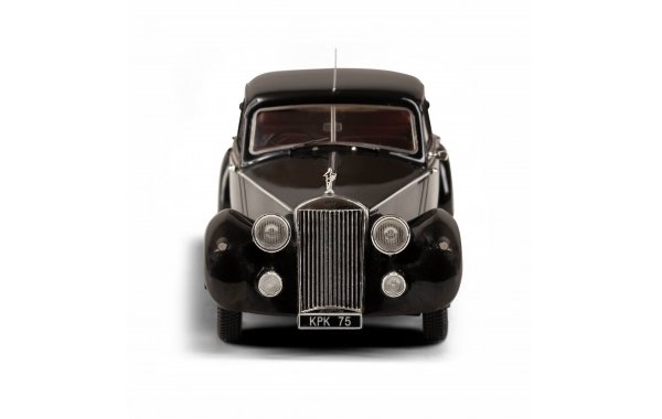 Bild 6 - Invicta Schwarzer Prinz Limousine von Charlesworth 1946