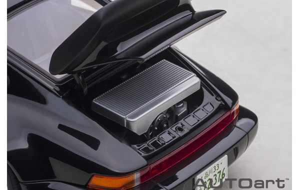 Bild 4 - Porsche 911 Turbo 930 Wangan Midnight Blackbird