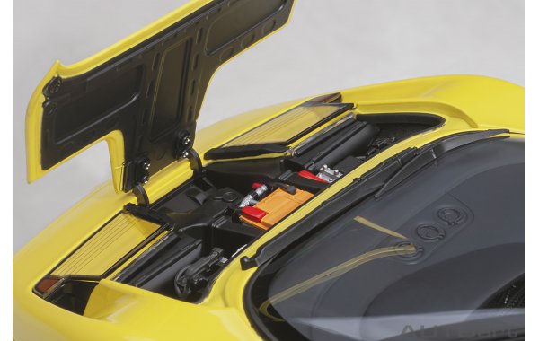 Bild 3 - Bugatti EB110 SS giallo bugatti