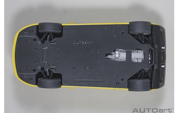 Bild 16 - Bugatti EB110 SS giallo bugatti