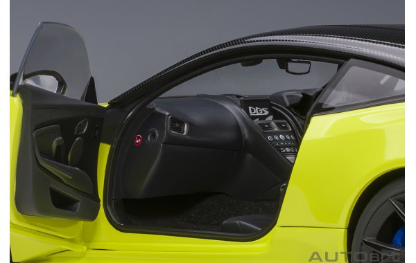Bild 17 - Aston Martin DBS Superleggera lime essence