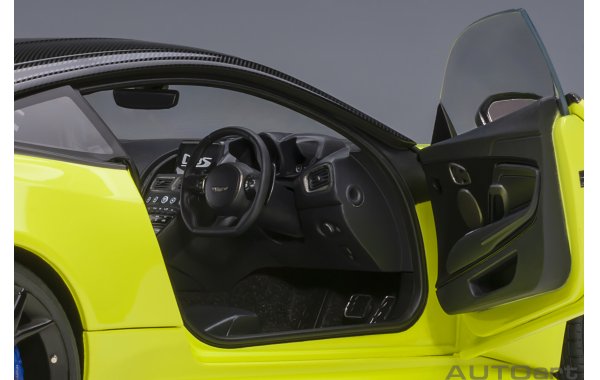 Bild 18 - Aston Martin DBS Superleggera lime essence