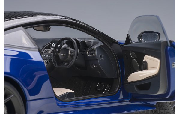 Bild 18 - Aston Martin DBS Superleggera Zaffre Blue