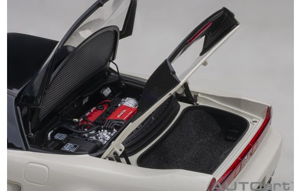 Bild 4 - Honda NSX-R 2019 NA2 white black carbon