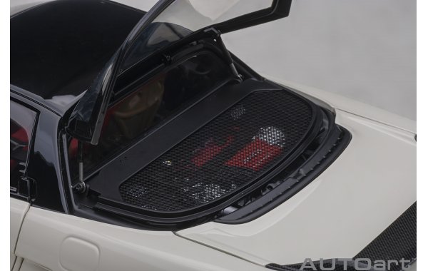 Bild 6 - Honda NSX-R 2019 NA2 white black carbon