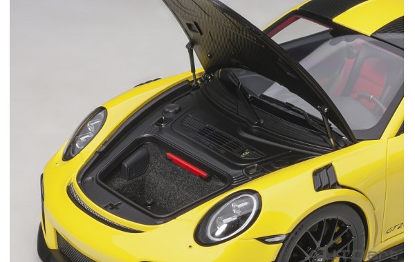 Bild 3 - Porsche 911 GT2 RS Weissach Package racing yellow