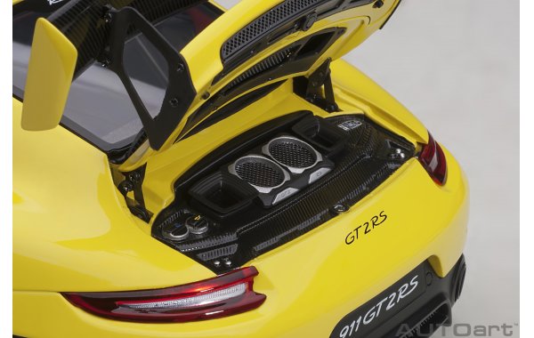 Bild 4 - Porsche 911 GT2 RS Weissach Package racing yellow