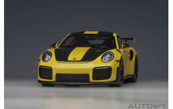 Bild 8 - Porsche 911 GT2 RS Weissach Package racing yellow