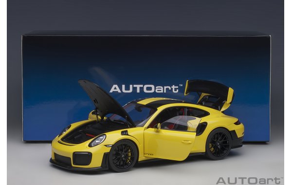 Bild 10 - Porsche 911 GT2 RS Weissach Package racing yellow