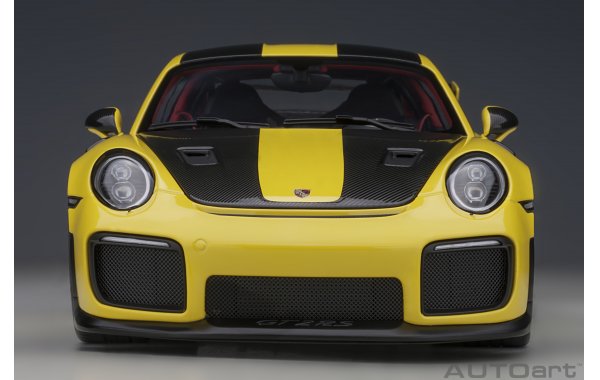 Bild 13 - Porsche 911 GT2 RS Weissach Package racing yellow