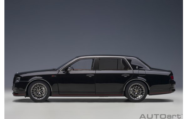 Bild 11 - Toyota Century GRMN Luxuslimousine
