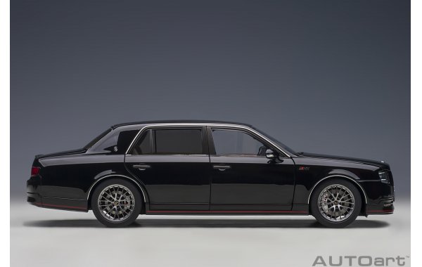 Bild 12 - Toyota Century GRMN Luxuslimousine