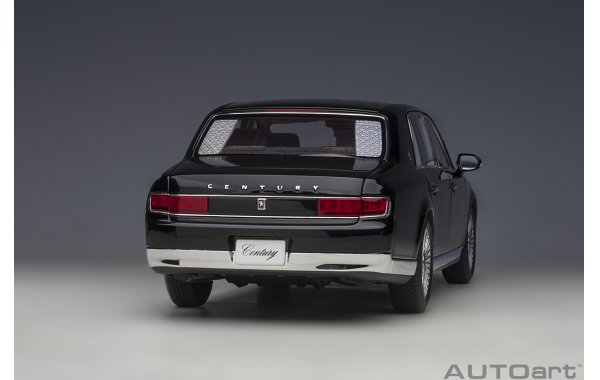 Bild 9 - Toyota Century special edition mit Vorhngen