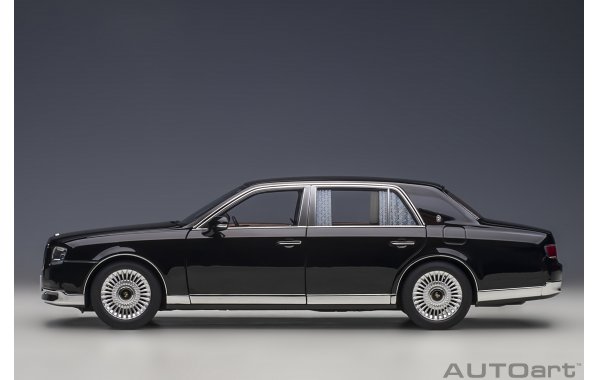 Bild 11 - Toyota Century special edition mit Vorhngen