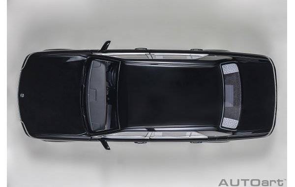 Bild 15 - Toyota Century special edition mit Vorhngen