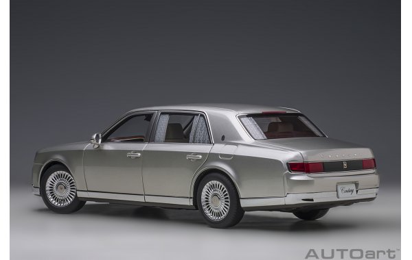 Bild 2 - Toyota Century special edition mit Vorhngen