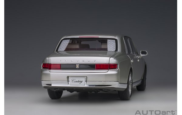 Bild 9 - Toyota Century special edition mit Vorhngen