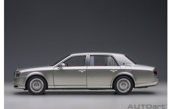 Bild 11 - Toyota Century special edition mit Vorhngen