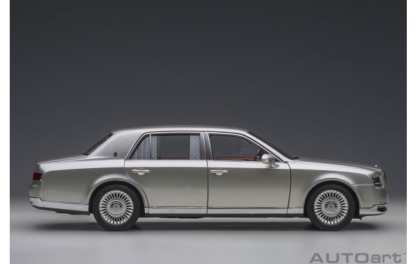 Bild 12 - Toyota Century special edition mit Vorhngen