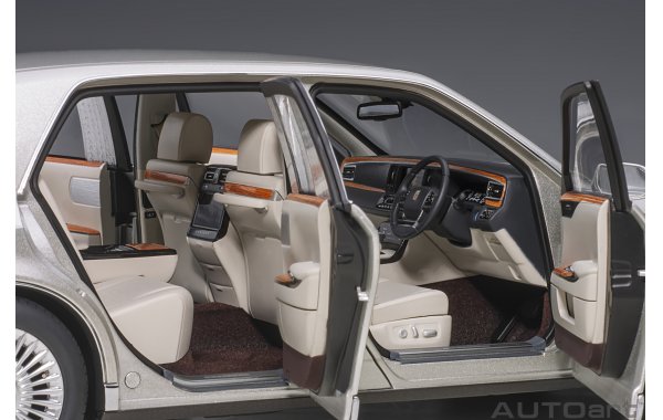 Bild 18 - Toyota Century special edition mit Vorhngen