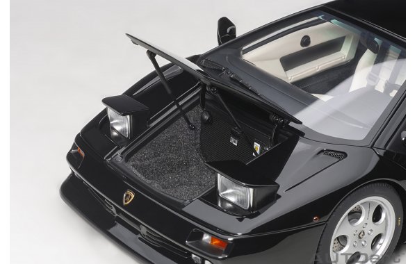 Bild 3 - Lamborghini Diablo SE30 deep black metallic