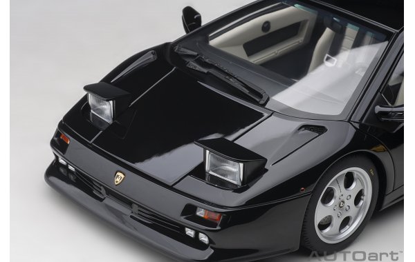 Bild 4 - Lamborghini Diablo SE30 deep black metallic